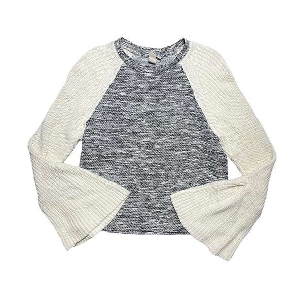 Anthropologie Gray and Ivory Dolan Knit Bell Sleeve Sweater XS - Picture 2 of 9